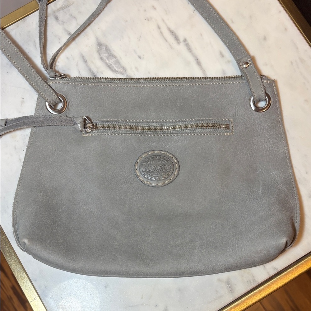 Roots Edie Bag Tribe *Small Discoloration*